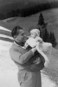 Witness with her father, Malá Úpa, 1947