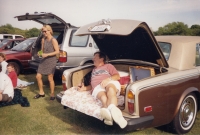 Piknik v Rolls-Royce s poznávací značkou LASKA, 1991