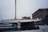 Před renovovanou lodí, 1996