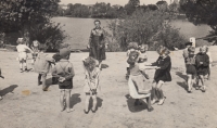 "Harvest shelter" in the kindergarten. The children were supervised into the evening so that their parents could work in the field