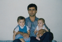 Munir Al Youssef with his children