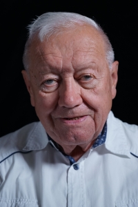 Leo Schön druring recording in 2025