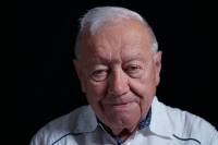 Leo Schön during recording in 2025