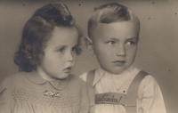 Witness with her brother, 1950