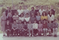Class photo 8.B, David Řasa second from left in the third row and Zbyšek Jindra second from left in the first row, 1987/1988