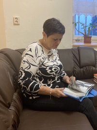 Zdeňka Dušková recording her story