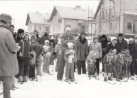 Children races in Nové Město na Moravě, Petr Hubáček with daughter Regina, 1979
