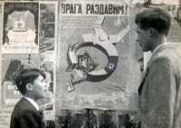 Bratři Škvorovi, květen 1945 (autorem snímku je jejich otec) 