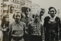 Eva Kiedrońová in Prague with friends
