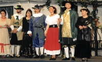 Performance When Two Fight - in role of the Queen, 2004