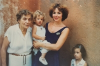Alena Parthonnaud with mother Emmy Krutová and daughters in Rome, 1987