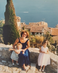 Alena Parthonnaud with daughters in Èze, southern France, 1987