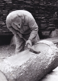 Jaromír Gebas making a wooden trough, Špindlerův Mlýn, 1996