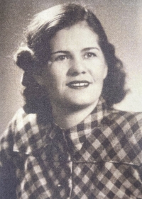 Aunt Ida Malinovská, née Slyomovics, mother's sister, who took care of Mindu and other relatives in Prague after the end of the war – in Prague between 1945 and 1948.