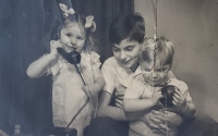 Alena Krutová (married Parthonnaud) with her mother and brother, 1951