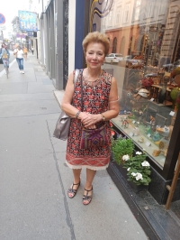 Alena Parthonnaud's portrait photo