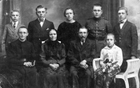 On the left, father Josef Janda with his parents and siblings, above, in the middle, aunt Anna, who tragically died at the end of the war after being hit by a stray bullet