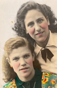 Vasiliki Niku with friend from Tábor