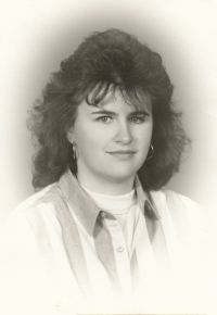 Kamila Večeřová in her graduation photo, 1994