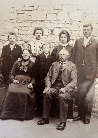 Family of her father, Oldřich Diepolt, father is the youngest, in front Marie Keprtová's grandparents