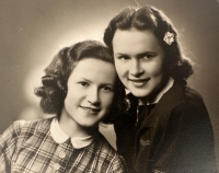 Marie Keprtová with her older sister Olga