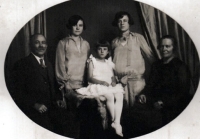 Grandparents Mr and Mrs Fanta and their daughters Marie, Vlasta and Růžena, 1888