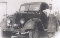 Father Ewald Frey with his first passenger car in 1960