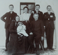 The oldest surviving photograph of the family - great-grandmother Františka Smetánková, nee. Jirásková from Šiškovice, born 1846, great-grandfather Václav Smetánka, born 1846 in Šiškovice No.2 (31),
standing on the left grandfather Václav Smetánka, born 1888 Šiškovice No. 2, before WWI
