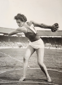 Olga Fikotová, discus thrower, 1956 Melbourne Olympics