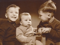 Tomáš Schilla (centre) with his brothers František and Jan, 1959/1960