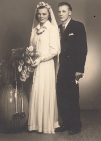 Witness's parents' wedding, 1952