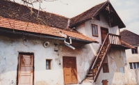 Jaroslav Kropáček's native farm, residential part, post-1989, Horní Chrášťany