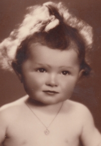 Marie Fejtková as a one year old