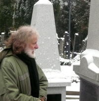 Petr Císařovský rekonstruuje hrob B. Smetany na Vyšehradě – 31.12. 2014