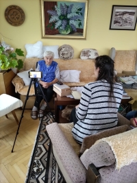 Recording an interview with Květoslava Čaloudová in 2024 as part of the Stories of Our Neighbours project