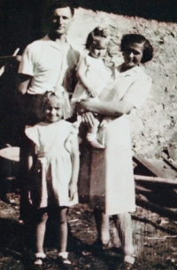 Father Ladislav Smetanka, mother Emilie Smetanka, sister Marta Smetanka, born 1951 in Chrudim, Vlasta Smetanka, about 1953, Šiškovice