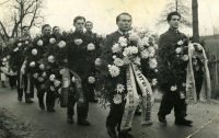  Photo from the funeral of the victims of the explosion on 1 February 1944 in the Bojkovice armoury, in which Ludmila Kuklová's cousin, Ludmila Kavková, died