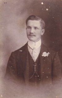 Witness's maternal grandfather František Tomaštík