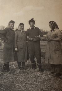 Husband Jindřich Mühlberger in his youth with his mother Zita Reiterová