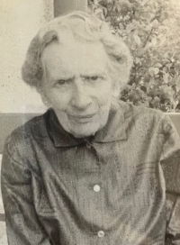Caroline Fünfkirchen, the witness's adoptive mother, at the turn of the 1980s and 1990s.
