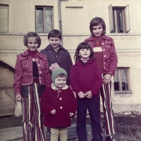 Grandmother's grandchildren (grandchildren of the witness´s mother) Krista and Marta Lenz, Jan Draxler, Monika Manyur, Heike - daughter of Jana Voráčková