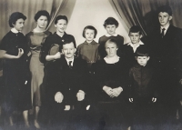Whole family, 1958