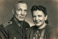 Former legionnaire Alexandr Prejda and his wife Miroslava Prejdová in a 1948 photo on the occasion of their 'silver' wedding anniversary