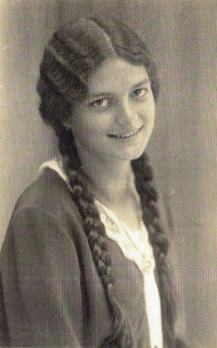 H.-G. Grech's mother before the war