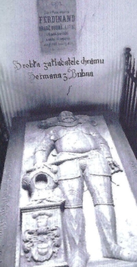 Hermann Bubna-Litic's tombstone with a lion skin under his head in the Holy Trinity Church, Horní Jelení