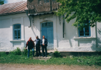 In front of the former inn in Ulbárov, Volhynia, 2007