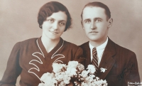 The wedding of Věra Vašků's parents in 1939. Vlasta Kaucká and Ladislav Kaucký.