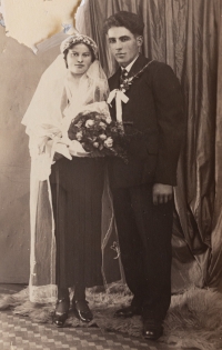 Zita Reiterová, the mother of her husband, Jindřich Mühlberger, at her second wedding