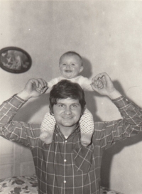 Witness with her father, 1976