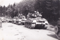 Americans go to Ptáčkovna near Písek to disarm German soldiers, 6 May 1945